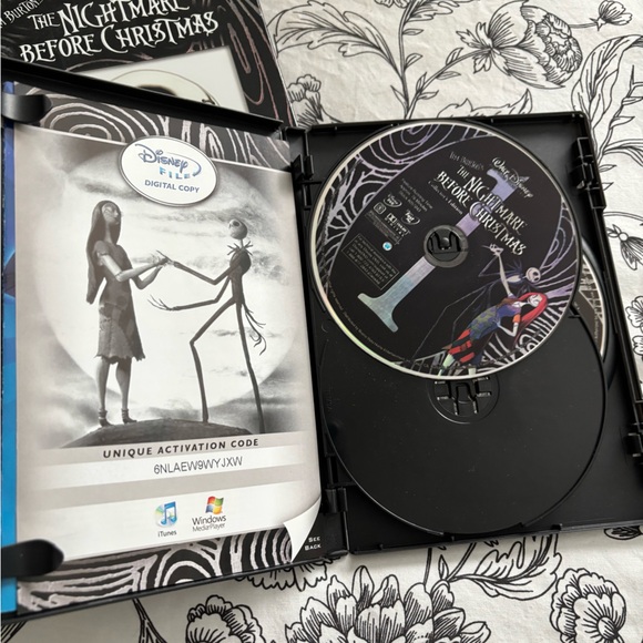 Nightmare Before Christmas 3 Disc Set - Picture 3 of 5